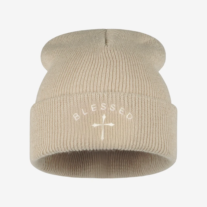 قبعة شتوية محبوكة مزينة بتطريز - مراجعة Beanie Cuffed Knit وسعره