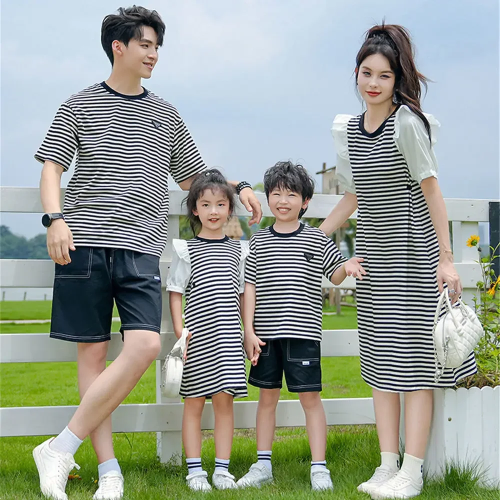 

Family Summer Outfits Parent-child Matching Couple Clothes Korean Mother Daughter Dresses Father Son Baby Cotton T Shirts Shorts