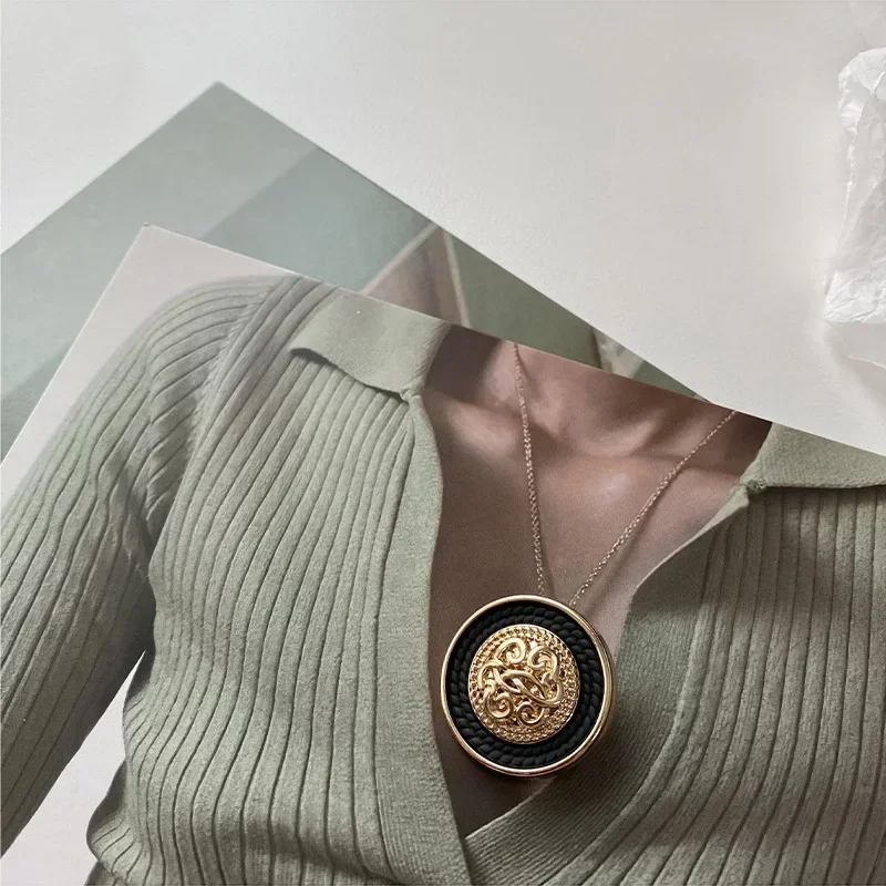 10pcs Fashionable Buttons Beautiful Pattern Round Gold Color Metal Shank Buttons Clothes Sewing Accessories