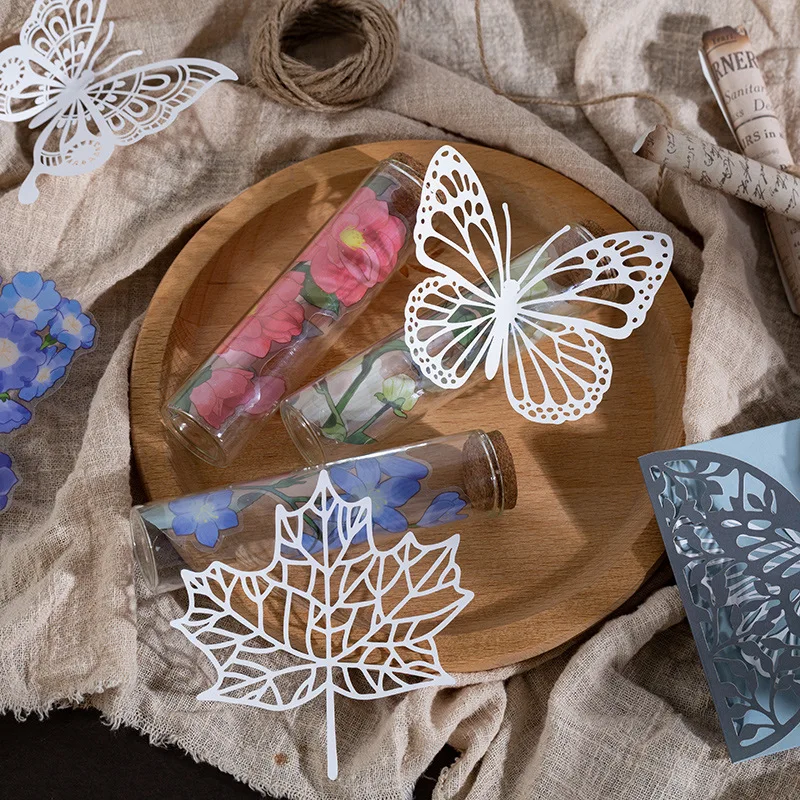 10pcs Hollow วัสดุกระดาษดอกไม้ลูกไม้ผีเสื้อตกแต่ง Retro พื้นหลัง DIY ไดอารี่สมุดภาพตกแต่งเครื่องเขียนสติกเกอร์