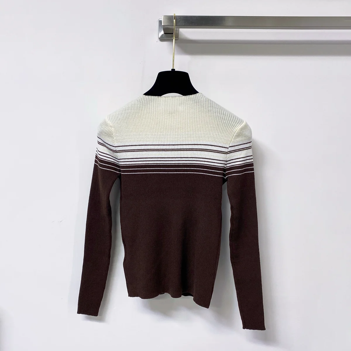 2026 high-quality women's round neck contrasting striped slim fit pit stripe knitted base sweater--26922183