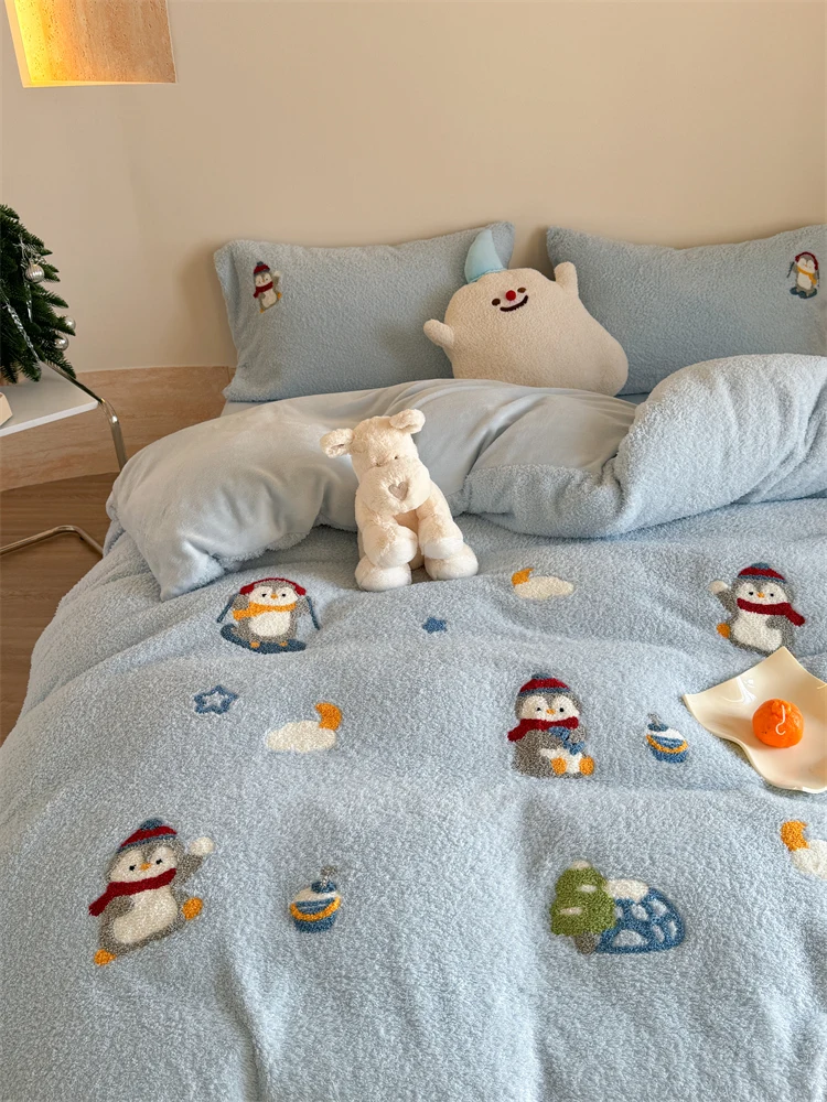 

Теплый мультяшный комплект постельного белья из плюшевого флиса с двусторонним покрытием, с изображением маленького пингвина, детский зимний комплект из четырех предметов