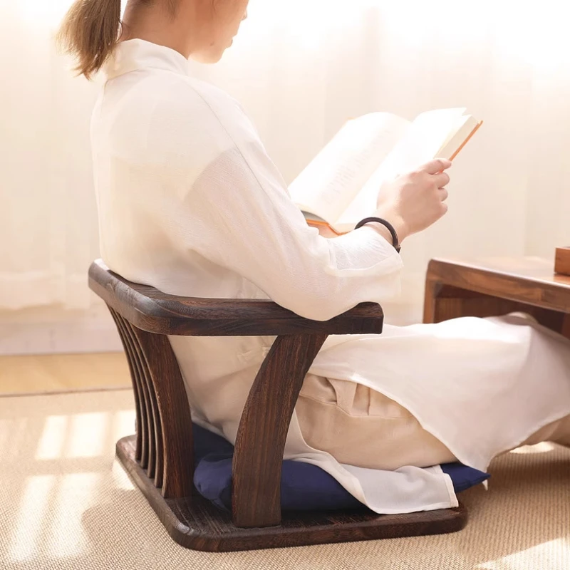 كرسي تاتامي ياباني من الخشب الصلب مع مسند ظهر لحفل الشاي كرسي بذراعين على طراز زن للشرفة أو غرفة المعيشة