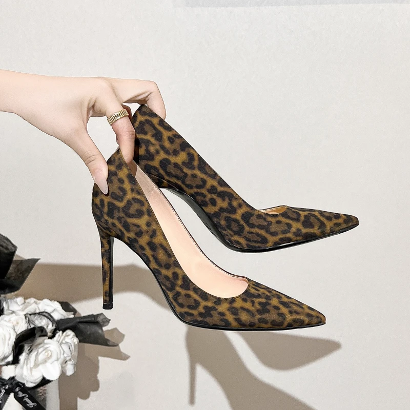 

High Heels Women's Spring and Autumn 2025 New Leopard Print Pointed Head Thin Heel Fashion Light Mouth Single Shoes Women