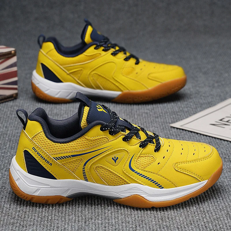 Hot New Lightweight Men's Professional Competition Badminton Shoes Badminton Training Shoes Comfortable Sports Shoes Very Good