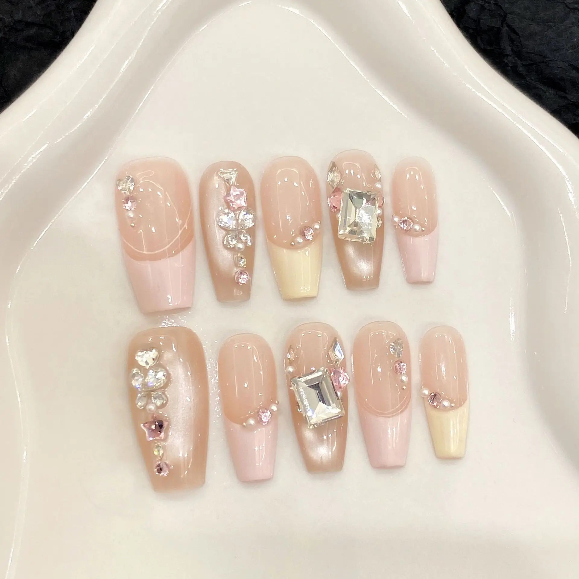 10 Stück handgemachte Nägel zum Aufdrücken, glitzerndes Strass-Dekor, mittelgroßer Sarg, künstliche Nägel, rosa, gelb, französische Tipps, süße Mädchen, künstlicher Nagel