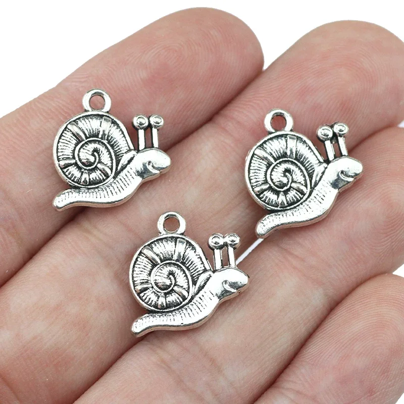 

15Pieces/lot 15*16mm Alloy Cute Animal Snail Charms Antique Silver DIY Keychain Neckalce Pendant Accessory