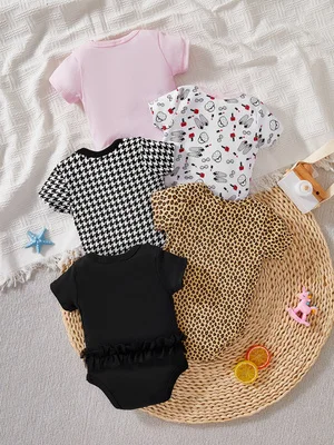 5-Piece Set of Newborn Baby Summer Short-Sleeved Onesies, Heart-Shaped Print Pattern, Round Neck, Machine Washable, Comfortable and Soft Fabric, Suitable for Outdoor Wear by Baby Girls Aged 0-12 Months