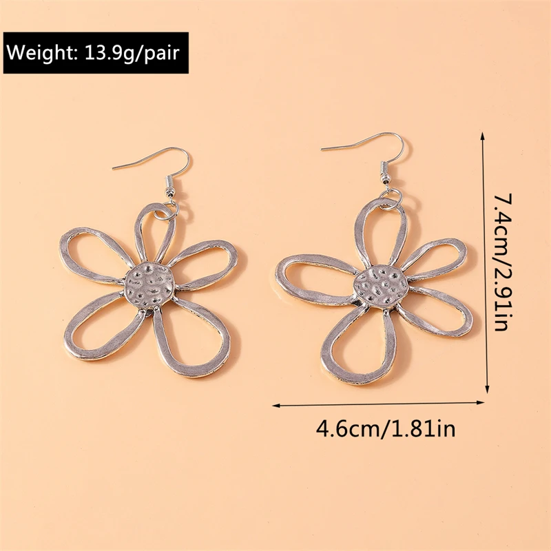 Übertriebene Metall-Ohrringe mit Großen Hohlen Blumen für Damen und Mädchen, Party- und Festival-Schmuck, Geschenke – Detail 7