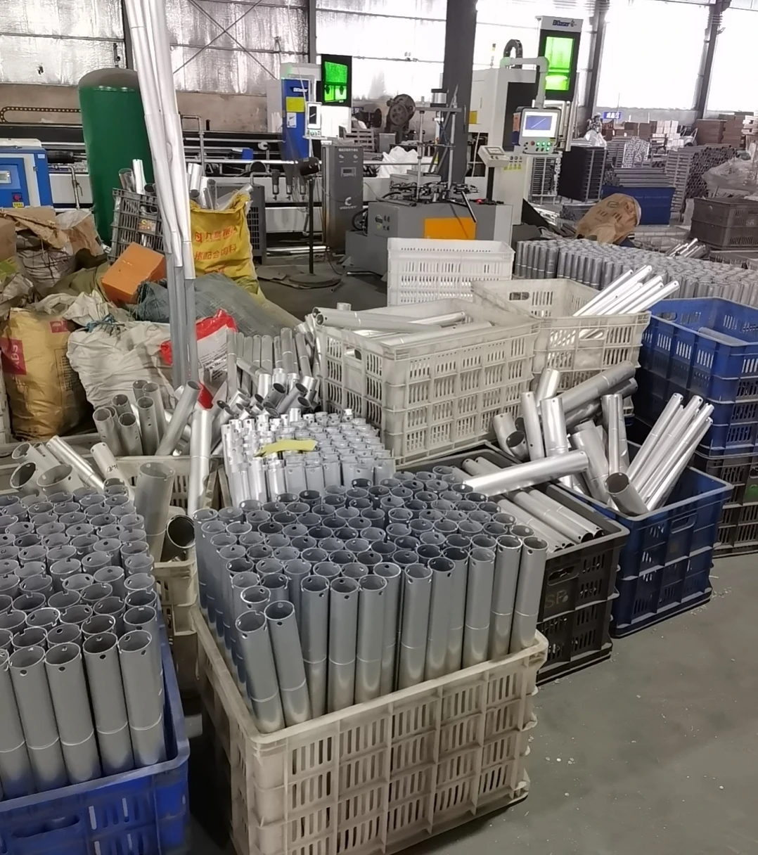 4.6 Meter Telescopic Aluminum Ladder 12-Step Multifunctional and Scalable Design for Home Use