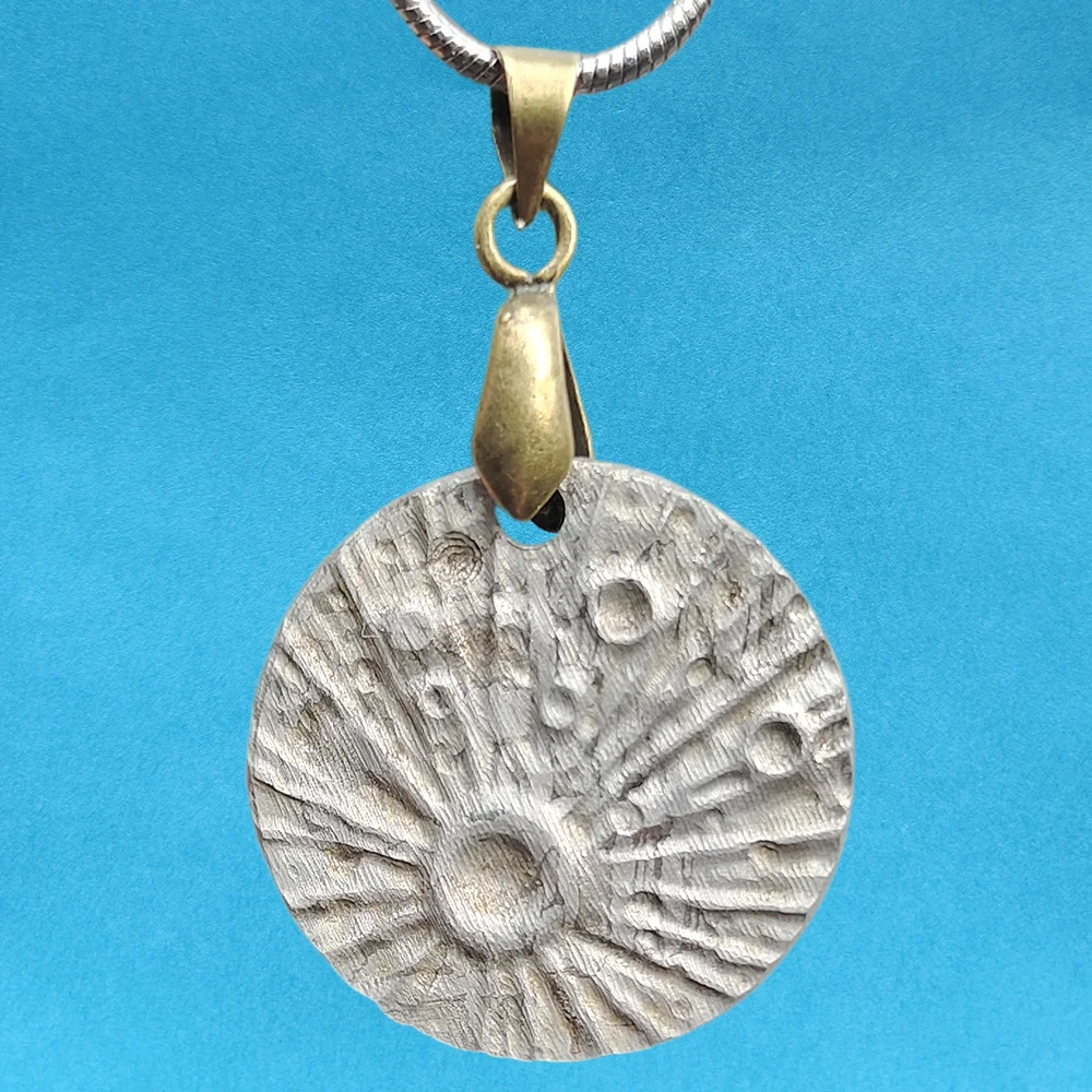 Muonionalusta Iron Meteorite Pendant Natural Meteorite Material Necklace Iron Meteorite Specimen Collection