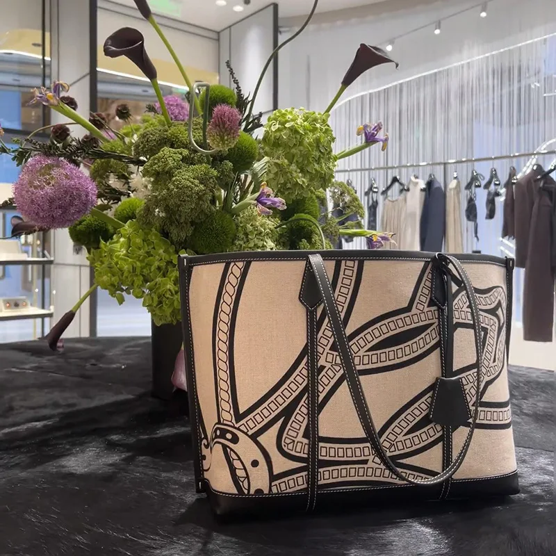 

Корейская версия, простая повседневная сумка на плечо с принтом, сумка для подмышек, женская осенняя новая сумка-тоут большой вместимости для поездок на работу