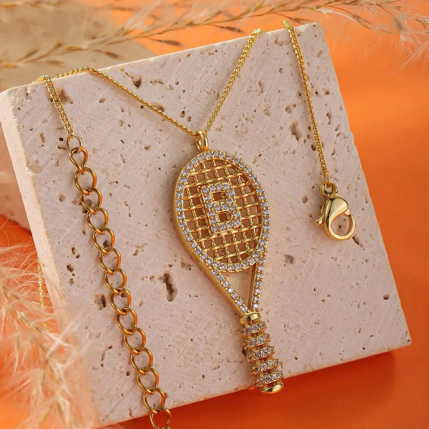 NEW Custom Initial A‑Z Tennis Racket Necklace 18K Gold Plated Stainless Steel Zircon Pendant Fashion Sport Jewelry Gift Womens