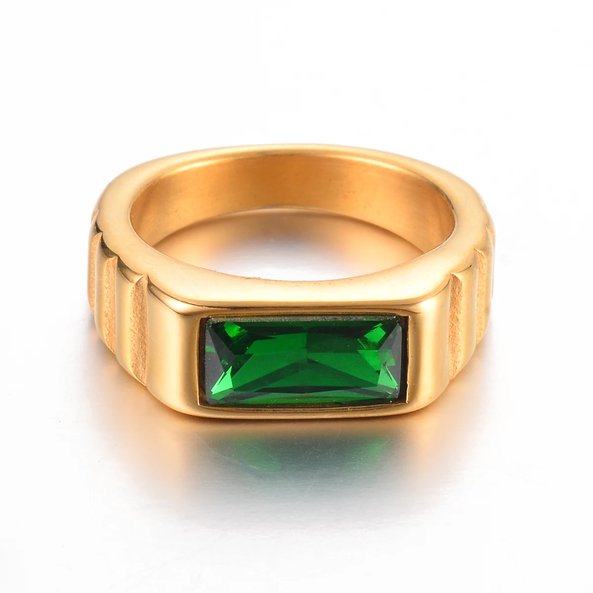 New Vintage Metal Ring Gold Color Stainless Steel with Green Cubic Zirconia Fashion Unisex Jewelry Waterproof Gift