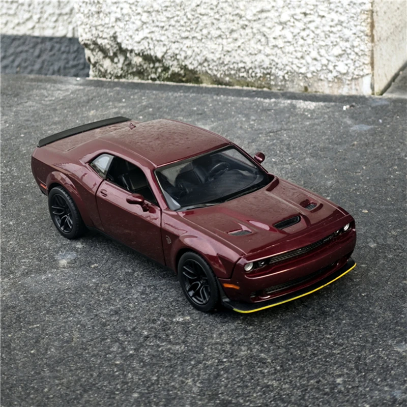 1:24 Dodge Challenger SRT Alloy Sports Car Model Diecasts Metal Toy Vehicles Car Model High Simulation Collection Kids Toy Gift