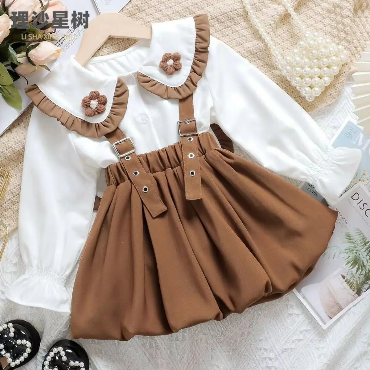 Completi per bambini Set per ragazze primavera e autunno 2023 New Western-style Fashion Splice Versatile Strap Dress due camicette abiti per bambini