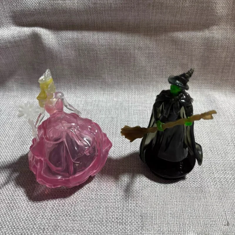 สินค้าในสต็อก ของสะสมจากภาพยนตร์ The Wicked ตุ๊กตา Glinda The Wicked Witch ของเล่นตกแต่ง โมเดลน่ารัก ของขวัญเทศกาล
