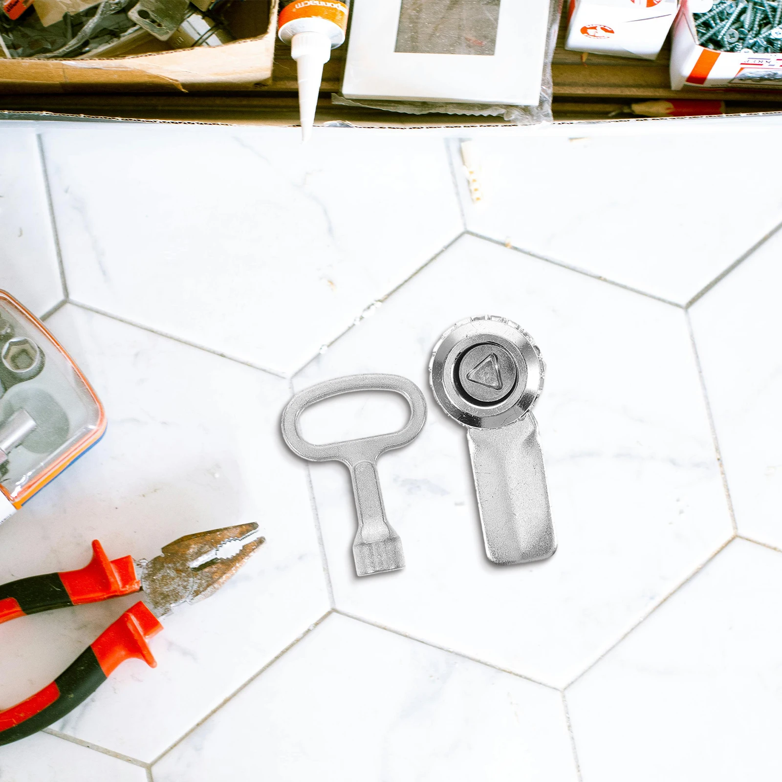 

4 pcs Garbage Can Triangular Key Metal Triangle Spanner Outdoor Trash Bin Lock Replacement Waste Basket Lock Key Use