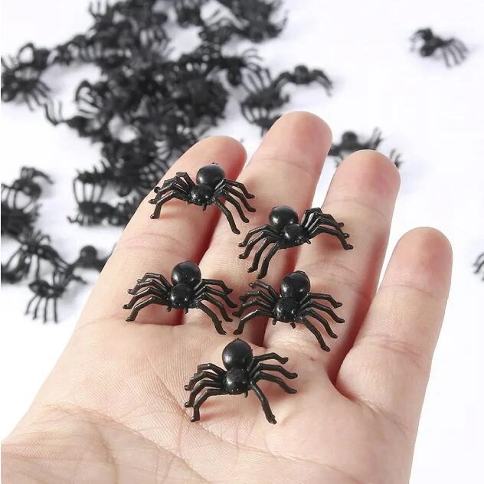 50pcs Simulated Spider Plastic Mini Ornament Halloween Ghost House Terrifying Environment Decoration Thrilling Accessories