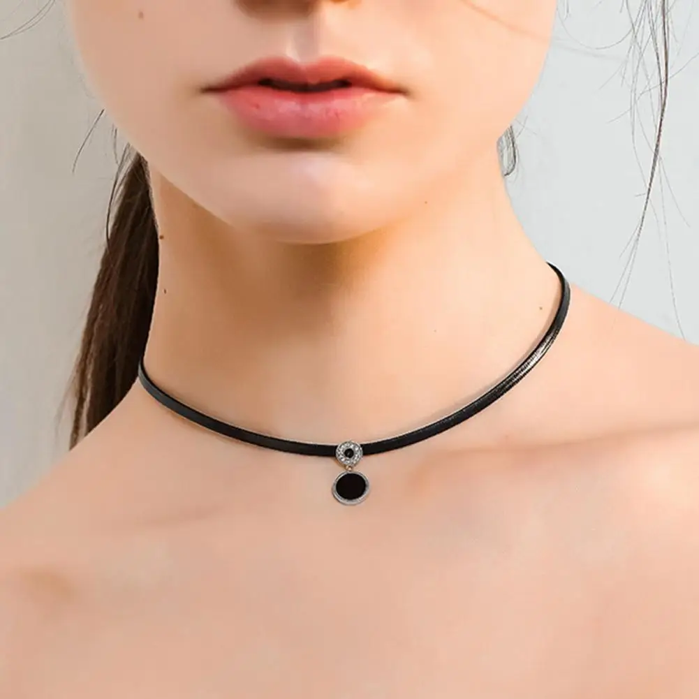 Dark Style Women Clavicle Necklace Round Pendant Adjustable Length Women Choker Necklace Jewelry Gift Clavicle Chain for Women