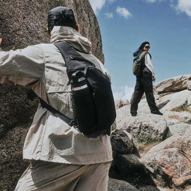 Bolsa de Peito Transversal 7.5L - Bolsa Transversal, Mochila Sling - Compatível com Tablet de 11 polegadas - Alça Única com Bolso para Garrafa de Água