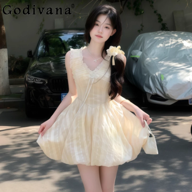 

Large Size Sweet Lace Elegant V-neck Bow Yellow Fairy Dress Female High Waist Fashion Versatile Age-reducing Princess Dresses