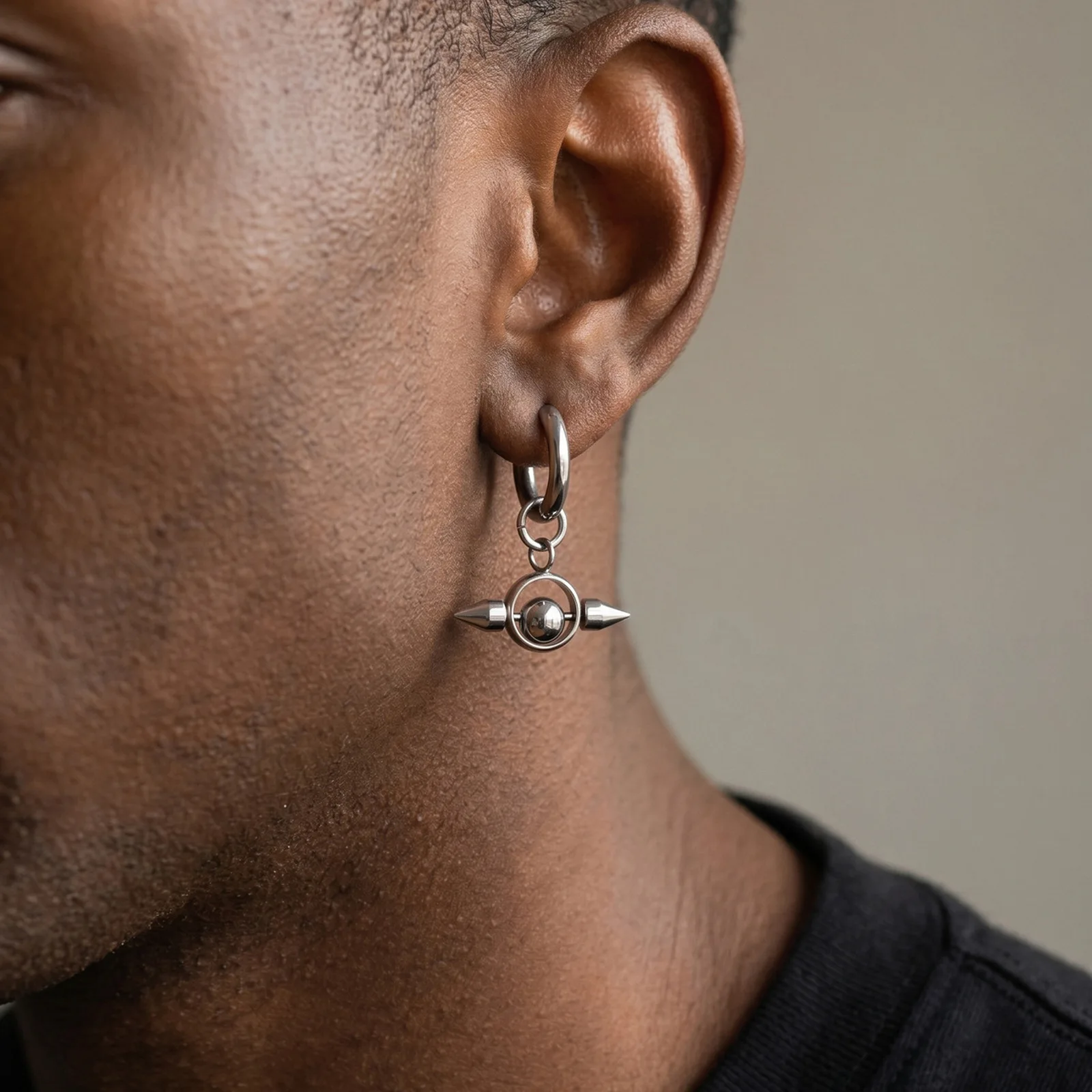 Neue Punk-Nieten-Creolen für Männer und Jungen, Hypoallergene Edelstahl-Creolen, Durchstechbare Ohrringe Schmuck – Detail 5