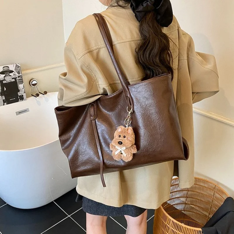 

Fashionable Commuter Bag For Ladies With Laptop Compartment For Work And School Travel Needs