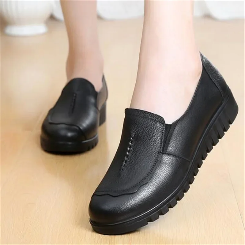 Genuine Leather Women's Casual Shoes Leisure Sneakers Women Luxury Brand Slip-on Loafers Female Flat Shoes