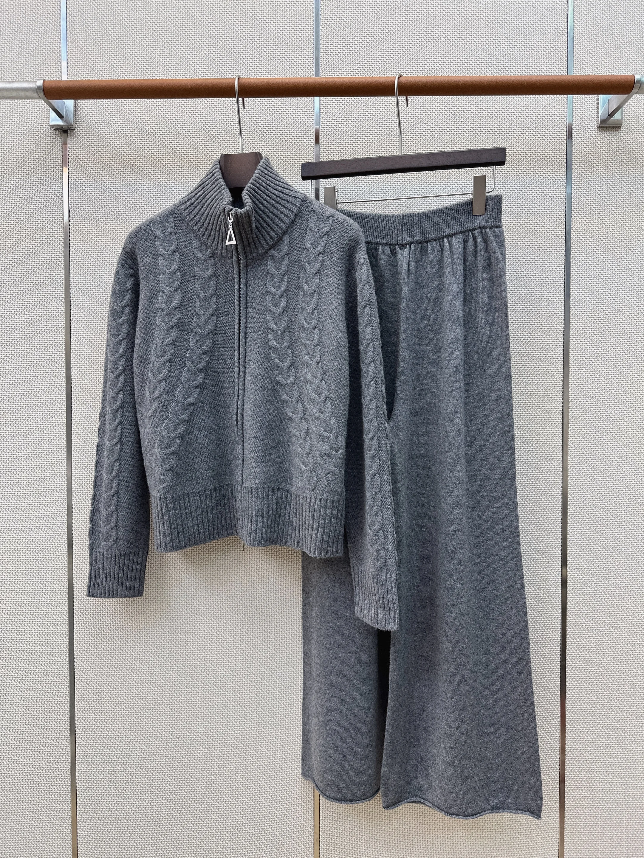 New Autumn Winter Lazy Style Wool Two Piece Set, 100% Fine Spun Yarn, 3D Cable Knit Stand Collar Zip Cardigan & Elastic Waist St