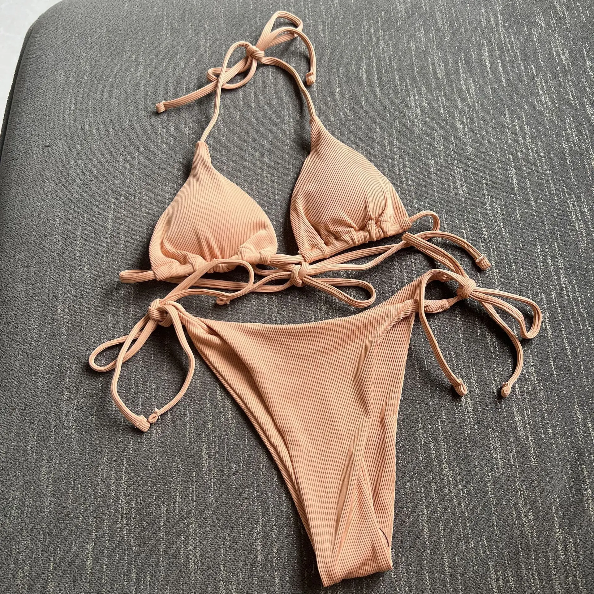 2025 Nuovo sexy bikini a costine set fasciatura costumi da bagno costume da bagno per le donne allacciatura triangolo mini bikini costume da bagno da donna