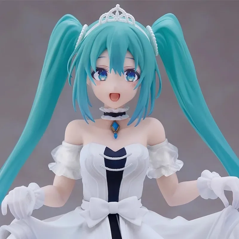 Taito original genuíno piapro personagens hatsune miku país das maravilhas figura cinderela china modelo de cor exclusivo brinquedos 18cm figuras