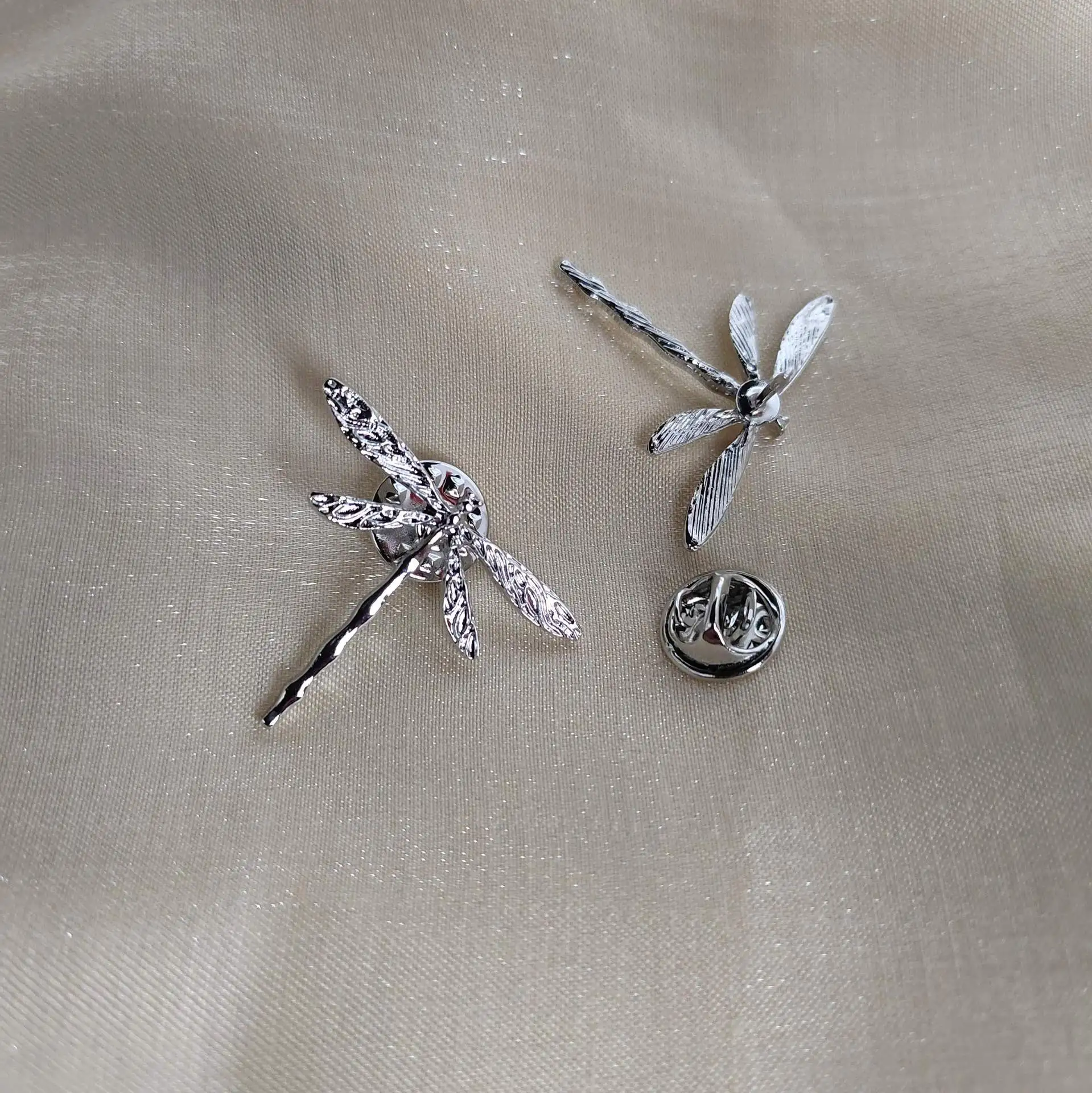 Brooch Pin Dragonfly Delicate Unique Charm Accessory for Daily Bag Suit Dress Clothing Lightweight Alloy Solid Color