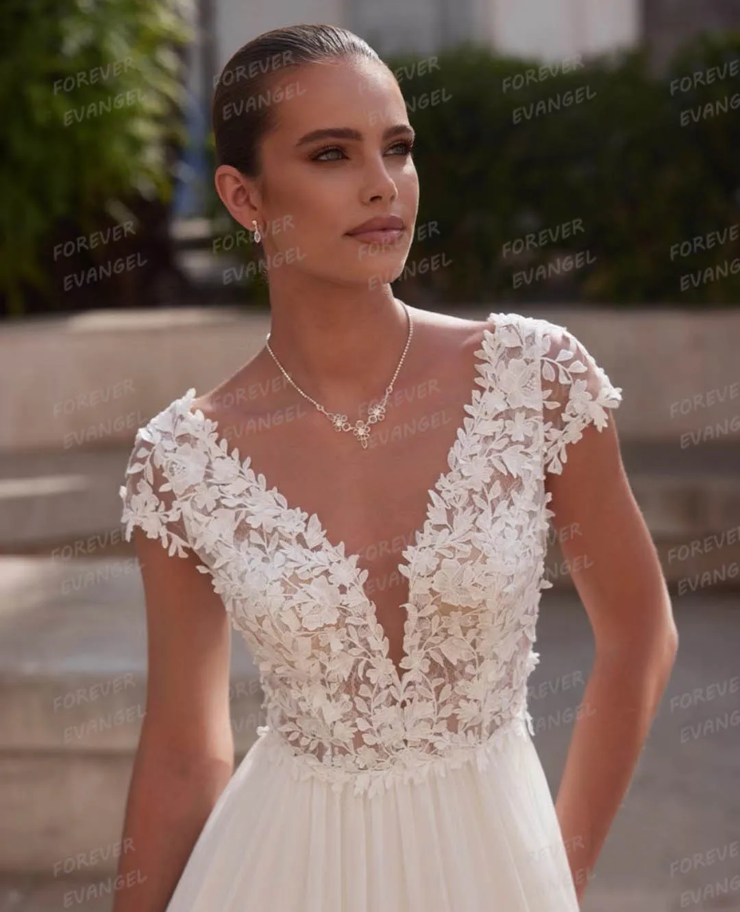Elegant Chiffon Wedding Dresses Woman\'s Appliques Sexy V Neck Cap Sleeve Elegant Bride Gowns Chiffon Customized Vestido De Noche