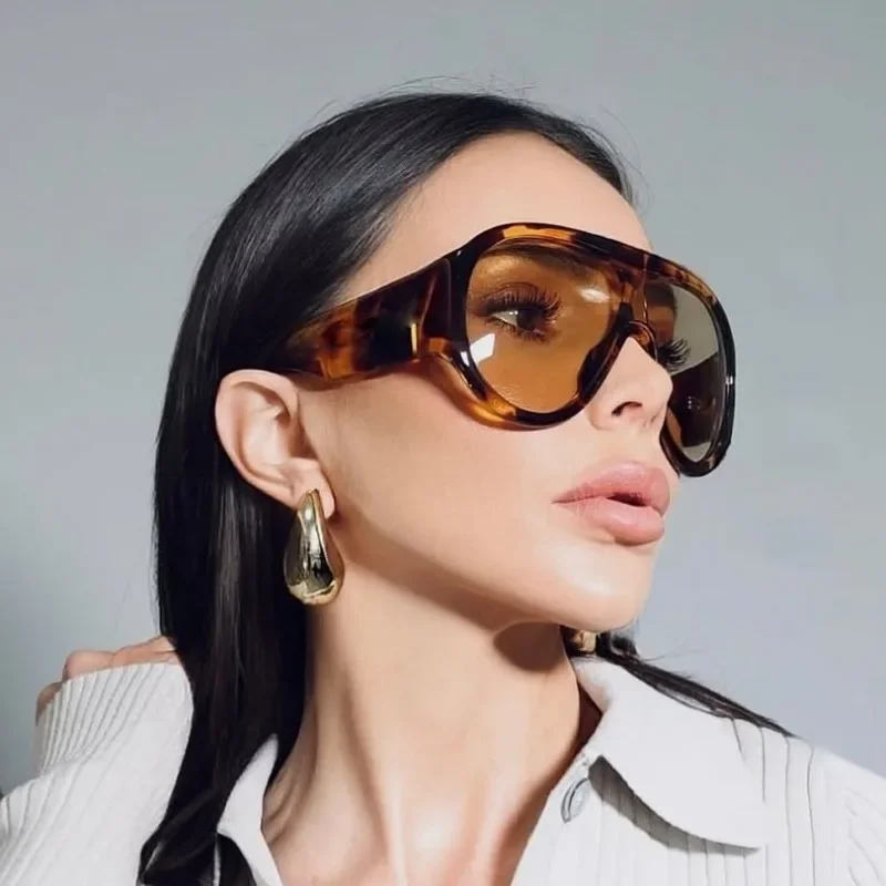 New Fashion Man Women Sunglasses Large Frame Personalized Trendy Versatile Retro Glasses Summer Shading Oculos De Sol - view 2