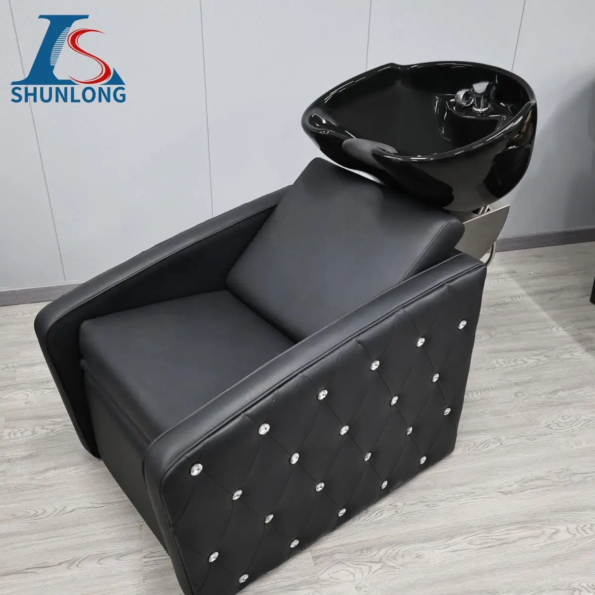 Black Diamond Tufted Shampoo Chair with Black Basin, Salon Hair Washing Station for Barber Shop