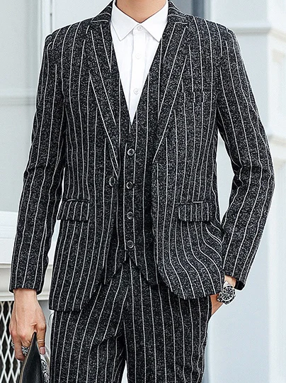 Men's Sharp Pinstripe Blazer for Date Night And Party Occasions Stylish Suit Jacket in Classic Black And White