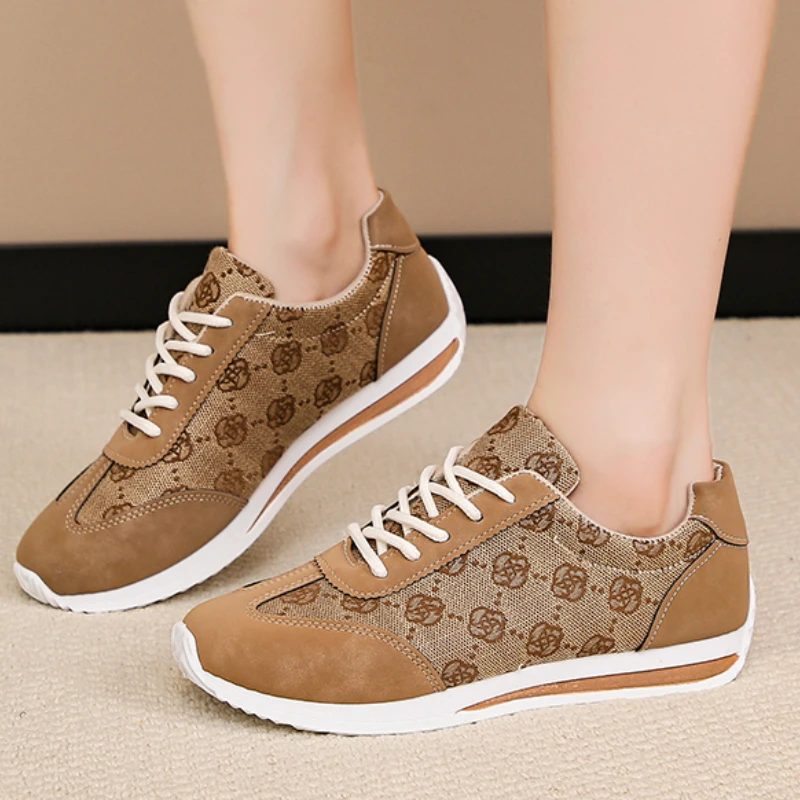 

2024 Autumn Women Trend Lightweight Flat Comfortable Casual Sneakers Fashion Versatile Lace Up Walking Shoes Zapatos De Mujer