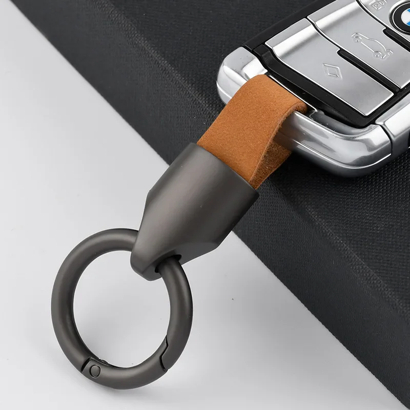 Cowhide Leather Keychain Durable Leather Key Ring Buckle Carabiner Car Pendant Key Holder Luxury High-end Car Key Accessory