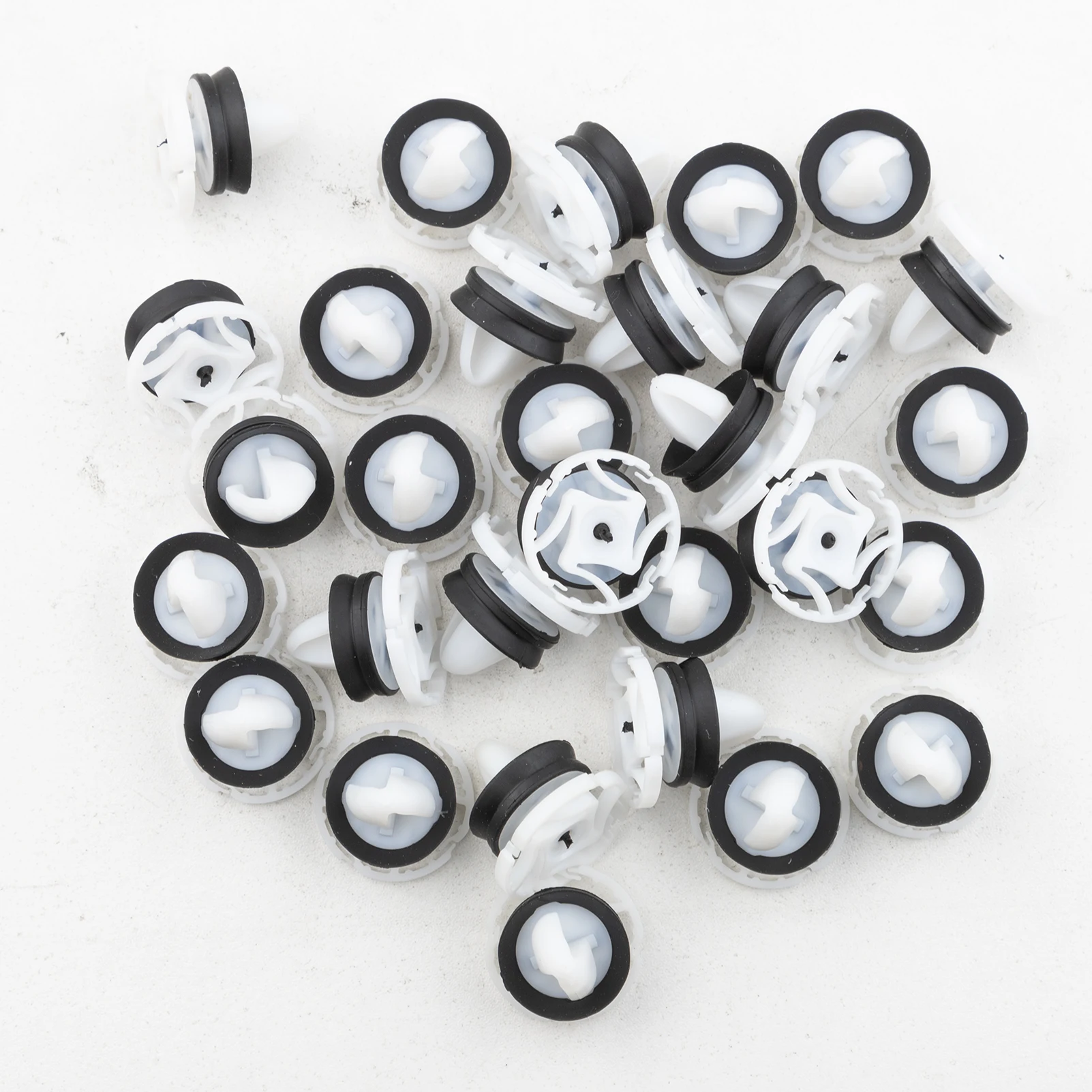 30 Pcs 7703077476 Interior Door Trim Panel Card Retainer Clips For PEUGEOT 208 308 508 9345ZN