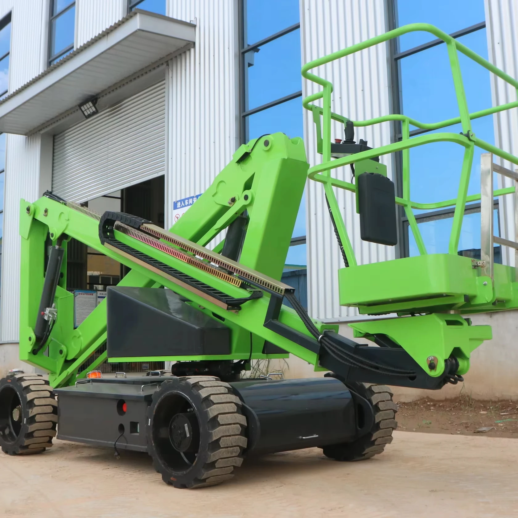 Electric Hydraulic Towable Curved Boom Lift Articulated Boom Lift Telescopic Cherry Picker Spider Boom Lift