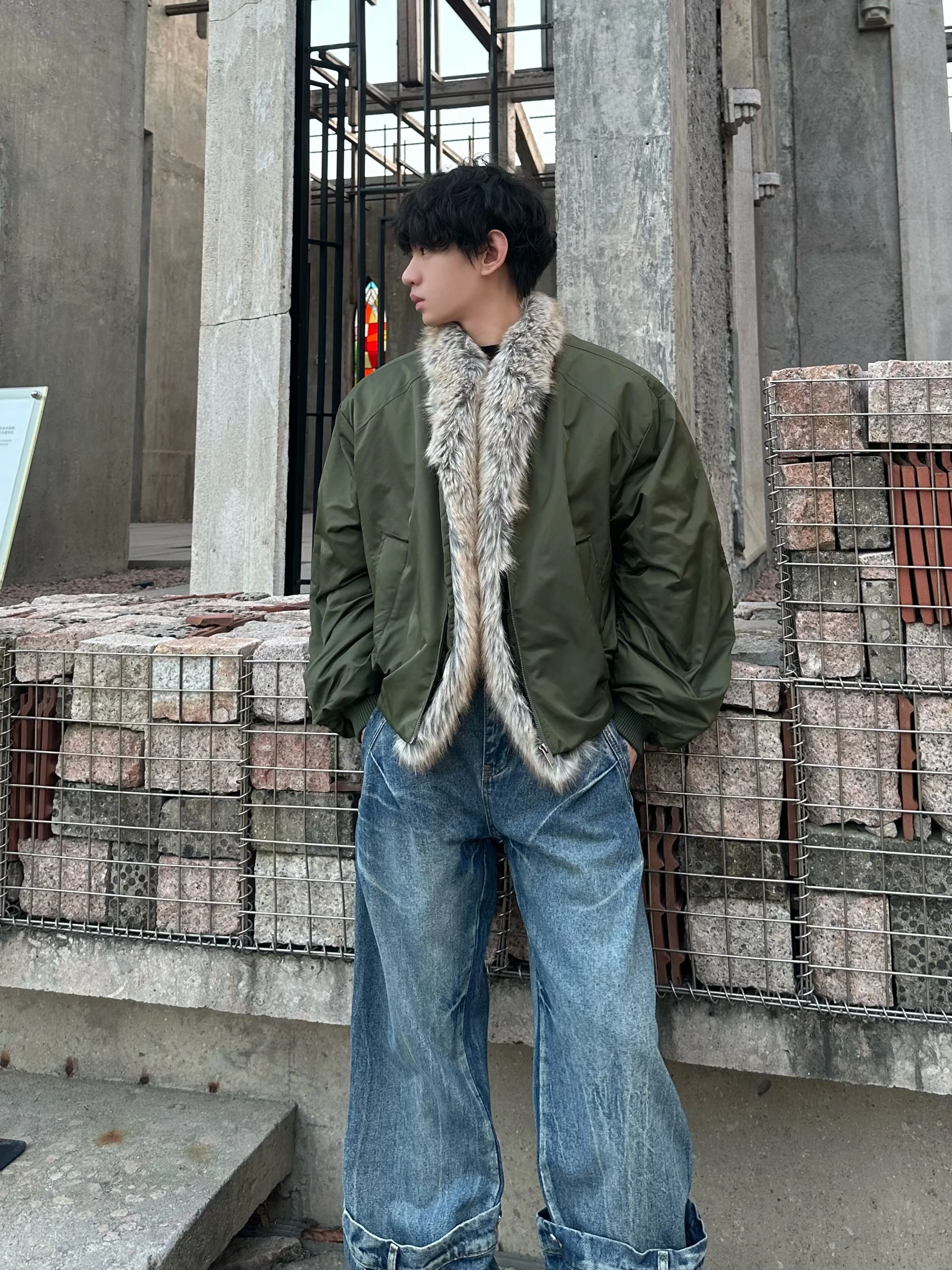 Men's 2025 Winter New Warm Thickened Stylish Retro Slim Fit Coats Detachable Faux Fur Collar Parkas Loose Comfort Warm Parkas