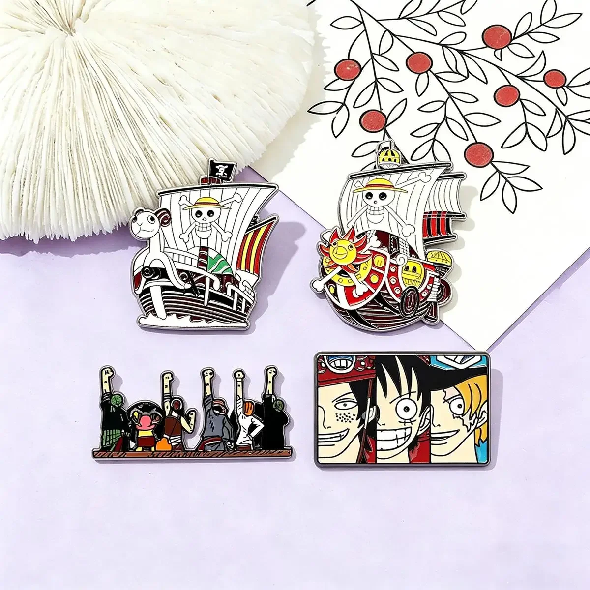 4-teiliges One Piece Anime Emaille-Pin-Set, Going Merry Thousand Sunny Schiff Metall-Anstecknadel, Cosplay-Schmuck Deko-Geschenk – Detail 6