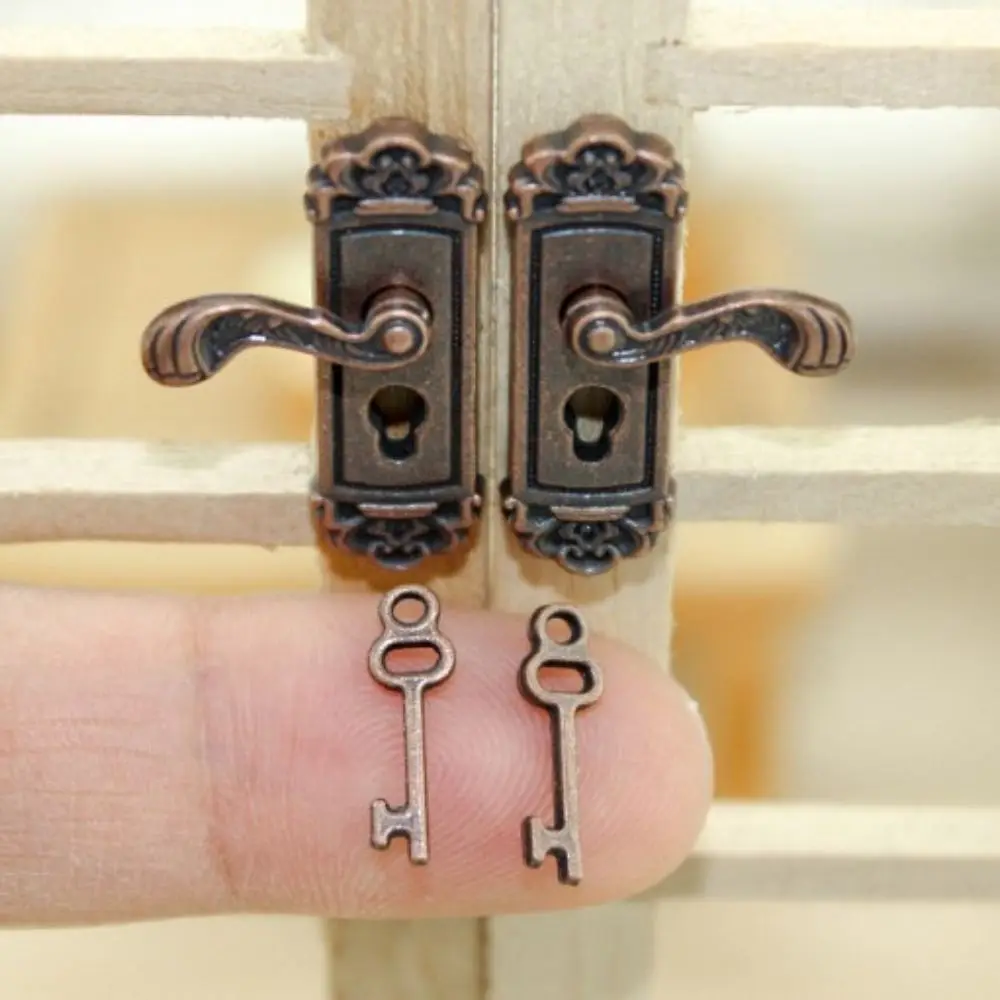 1:12 DIY Pretend Play Toy Gold Knobs Keys Set Miniature Door Handles with Keyhole Bronze Doll House Accessories Toddlers