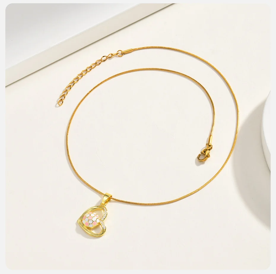 Vnox Vergoldete Herz-Fußball-Anhänger-Halskette für Frauen, Trendiger Bunter Emaille-Sportanhänger, Geschenke für Fußballfans, Schmuck – Detail 6