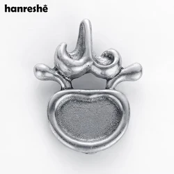 Vertebra Brooch Badge Anatomy Medical Doctors Nurse Gift Gold Color Spine Lapel Pin Metal Exquisite Brooch Fashion Jewelry Women
