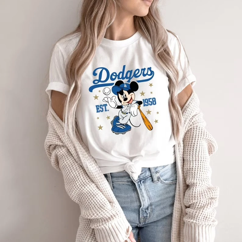 تي شيرت دودجرز ميكي ماوس البيسبول جرافيك تي شيرت La Cap Bat Design للسيدات كاجوال بلايز قطنية رياضية موضوع فريق شعار مادة ناعمة #1