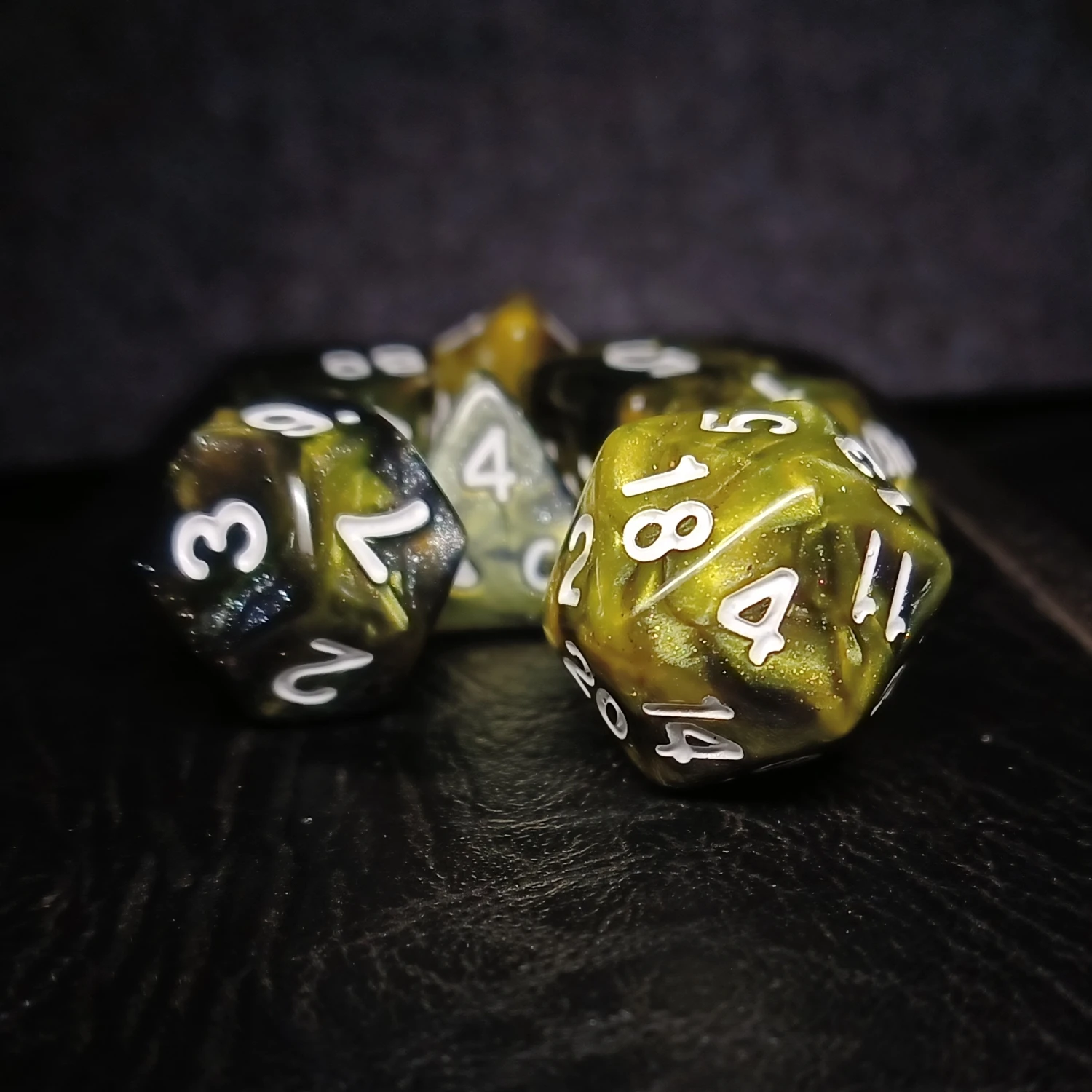 7Pcs/Set Olive Green Starry Sky Galaxy Dice Set D4 D6 D8 D10 D% D12 D20 D&D COC Table Games DND RPG Dice