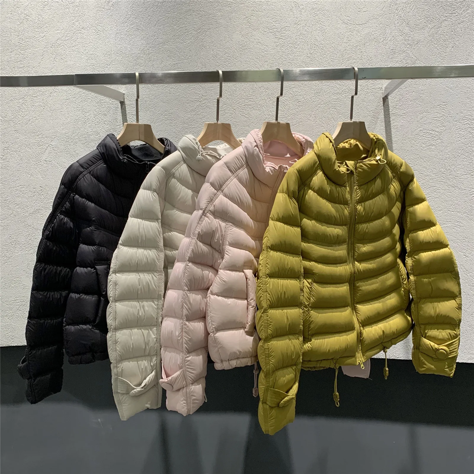 

2025 New Down Jacket Women's Loose Solid Color Versatile Casual Stand Up Collar Super Good-looking Short Style Small Down Jacket