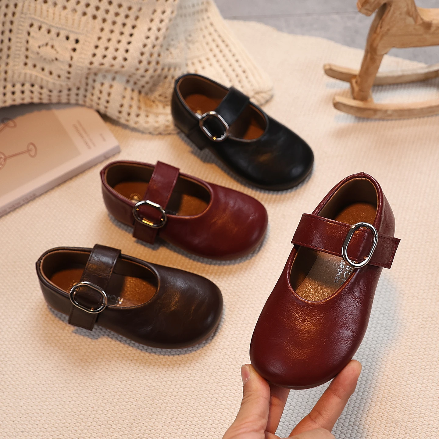 

Buckle Strap Leather Shoes for Girls 2025 New Autumn Toddler Ballet Flats Soft Sole Simple Princess Girls School Dance Flats